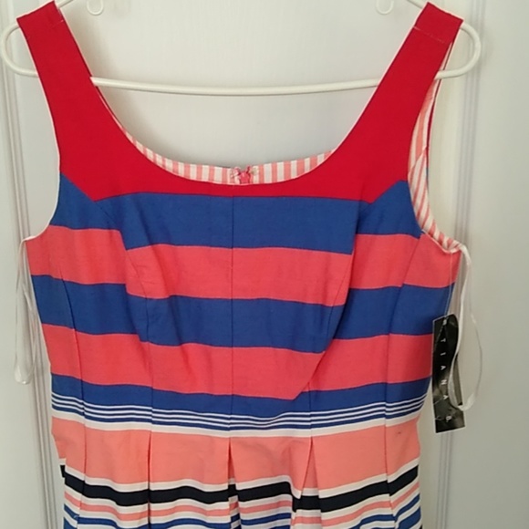 Dress 👗 - Picture 2 of 5